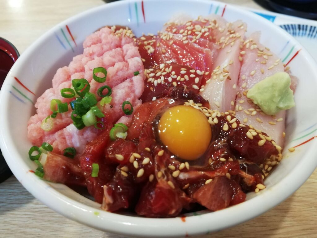 マグロ丼